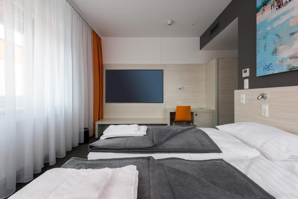 Msc Hotel Neunkirchen Bilik gambar