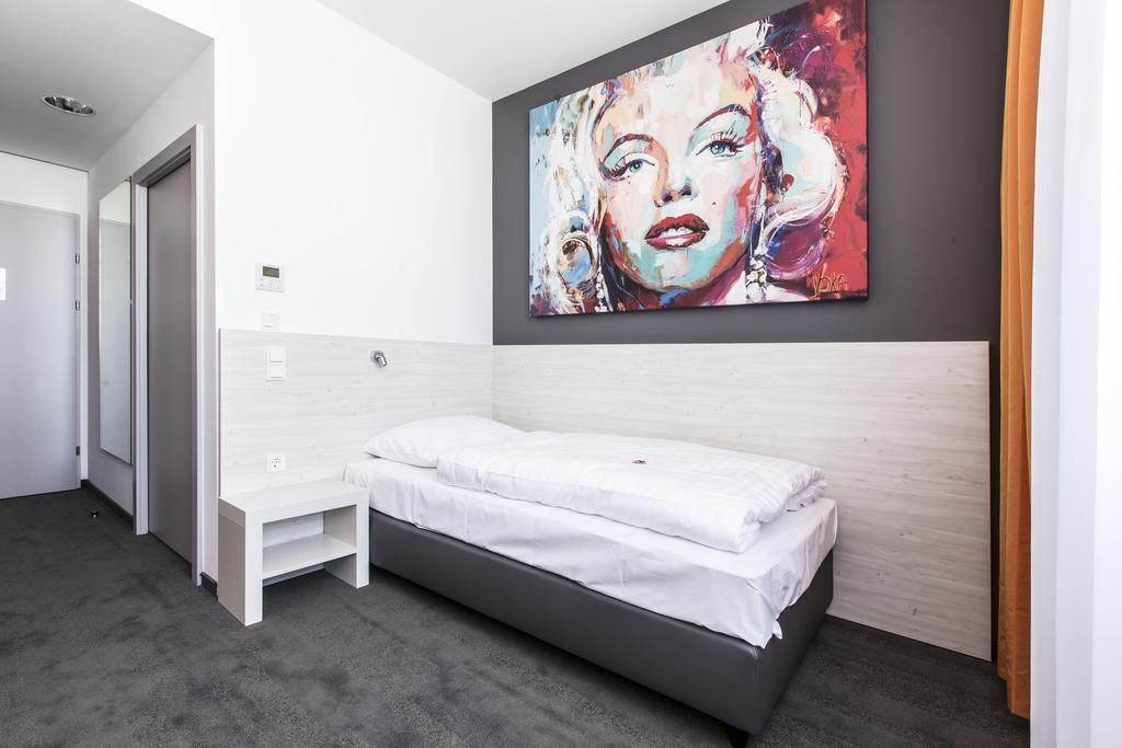 Msc Hotel Neunkirchen Bilik gambar